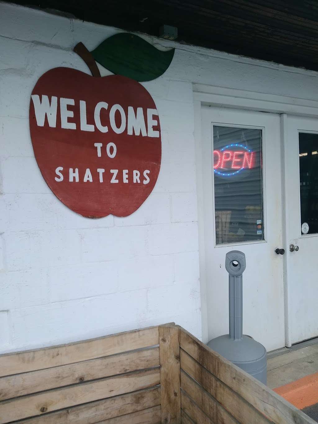 Shatzer Fruit Market | 2197 Lincoln Way W, Chambersburg, PA 17202, USA | Phone: (717) 263-2195
