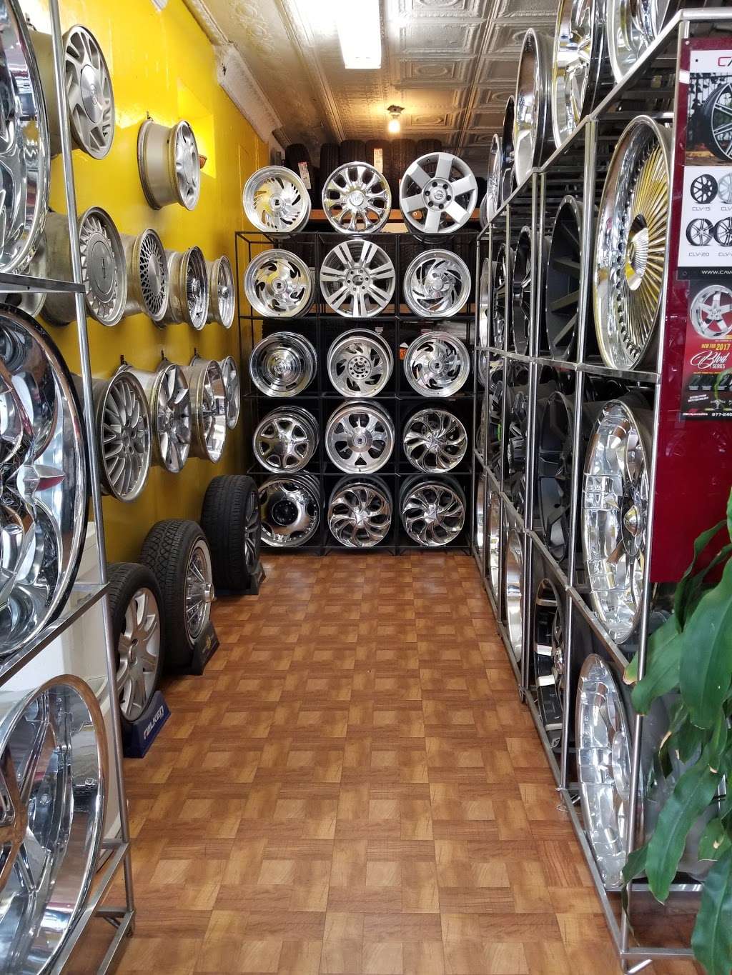 Mercado Tires Wheels Inc 4164 W Grand Ave Chicago Il 60651 Usa