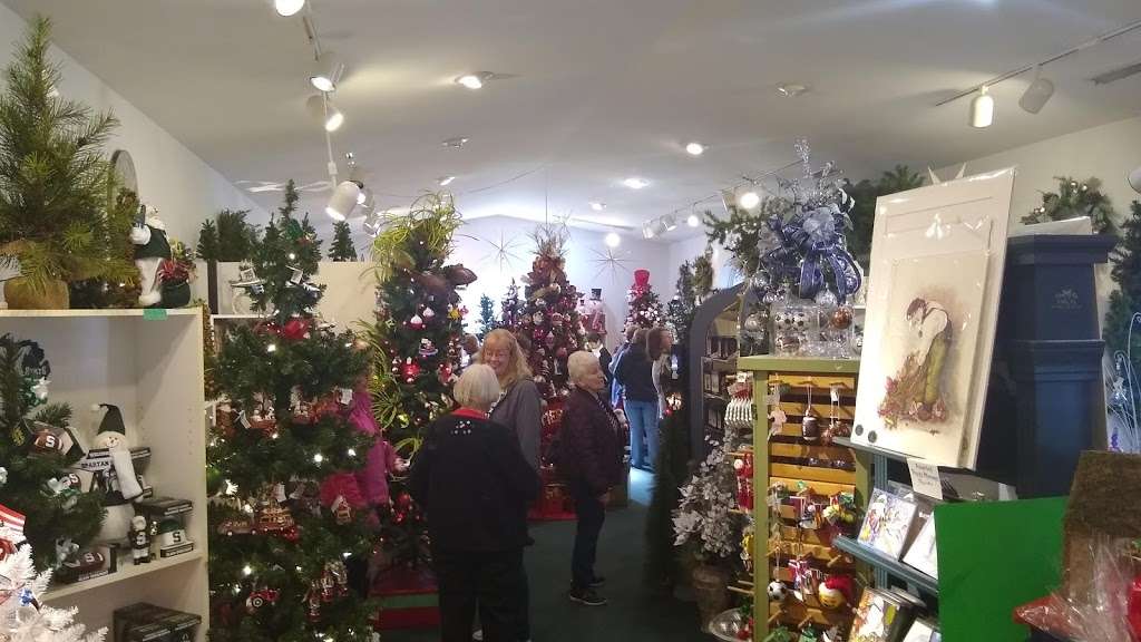 Christmas Tree Shops | 2675 Mizpah Park Dr, Benton Harbor, MI 49022, USA | Phone: (269) 849-3360