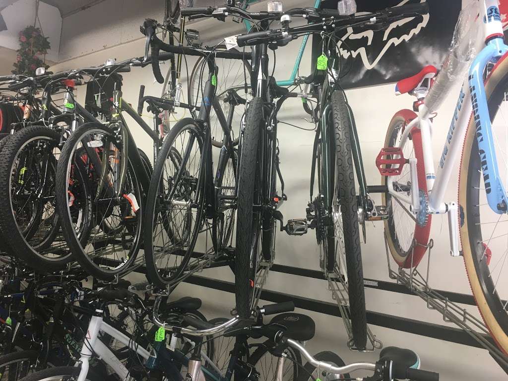 Castle Hill Bike Shop | 3467 E Tremont Ave, The Bronx, NY 10465, USA | Phone: (718) 597-2083