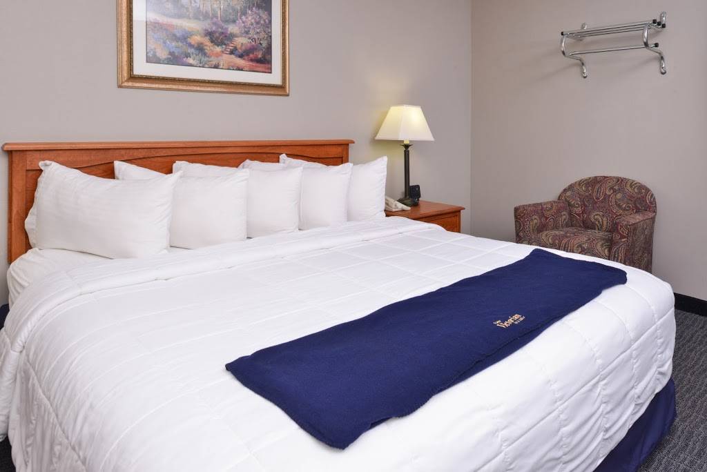 New Victorian Inn & Suites | 10728 L St, Omaha, NE 68127, USA | Phone: (402) 593-2380