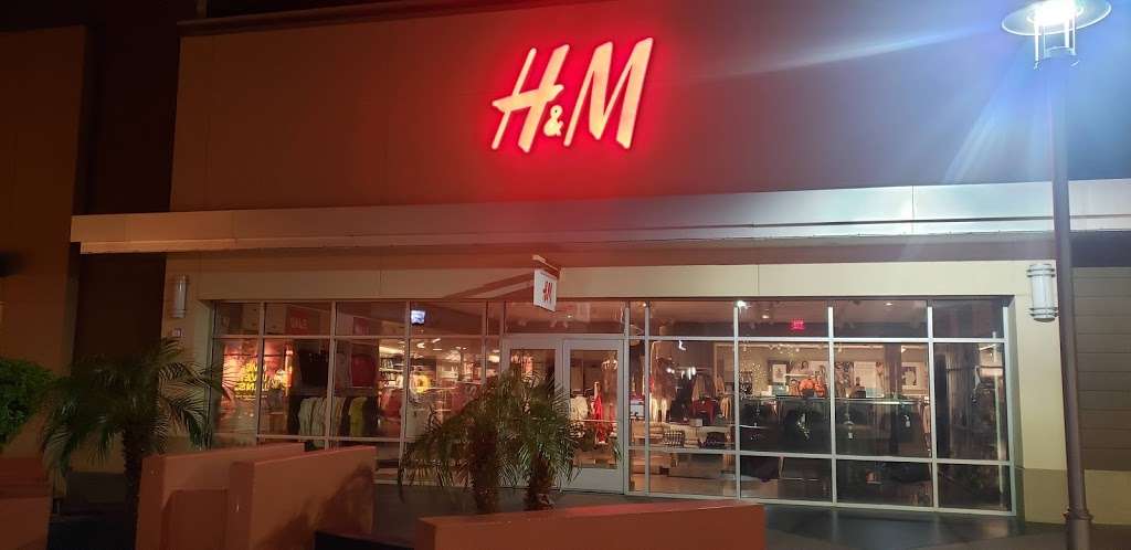 H&M | 6800 N 95th Ave, Glendale, AZ 85305, USA | Phone: (855) 466-7467