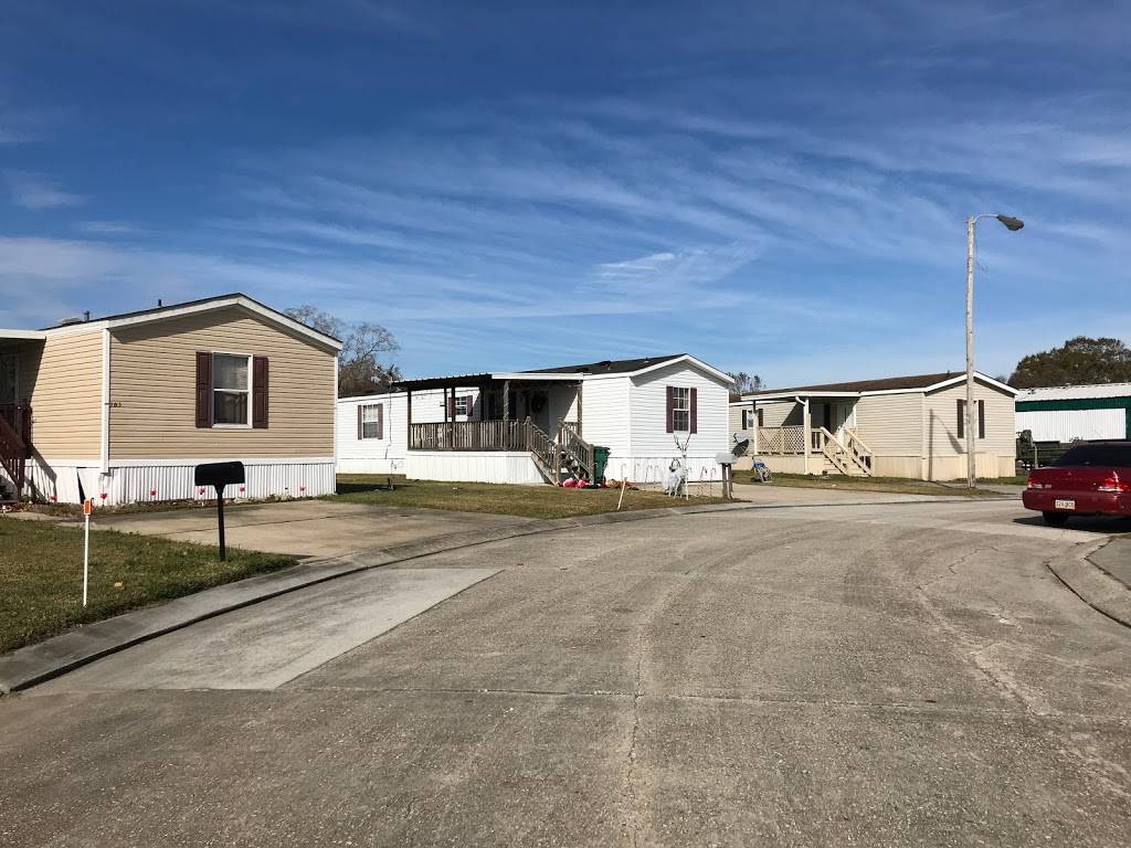 Circle West Mobile Home Ests | 200 Cir W Dr, Westwego, LA 70094, USA | Phone: (504) 436-0999