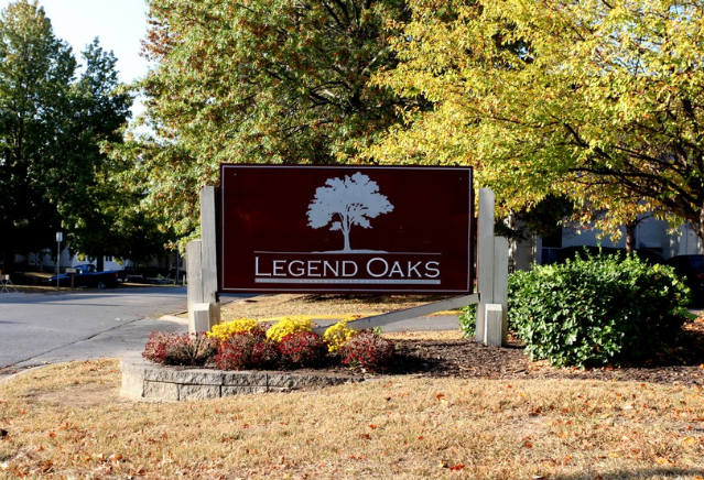 Legend Oaks Apartments (Gated Community) | 1918 N 76th Dr APT 6, Kansas City, KS 66112 | Phone: (913) 334-3110