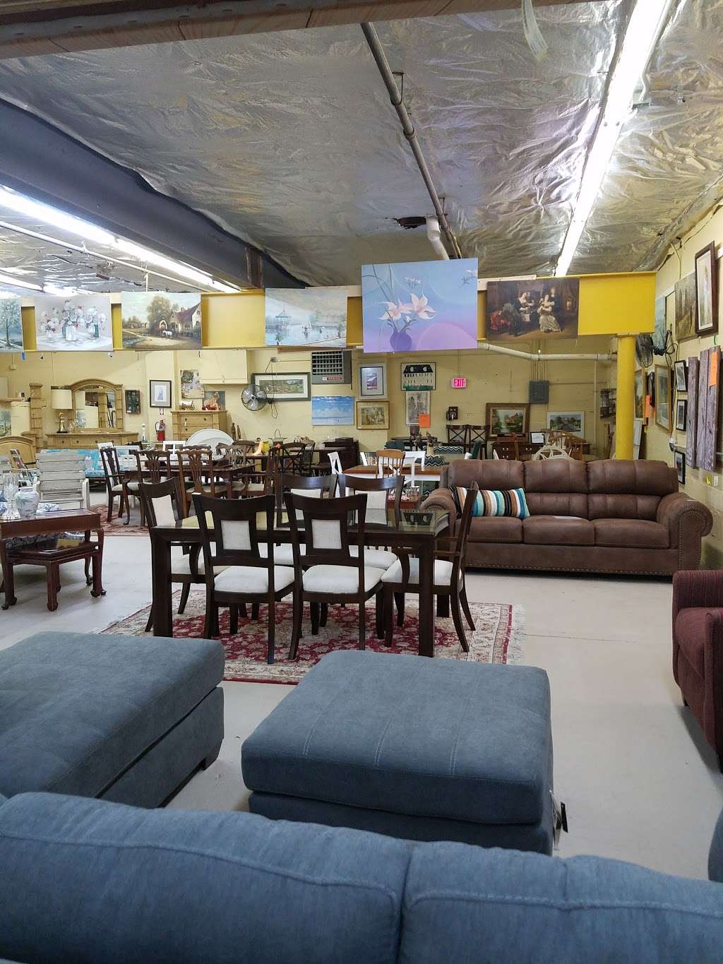 Furniture Consign & Design | 1812 Virginia St, Annapolis, MD 21401, USA | Phone: (410) 295-6610