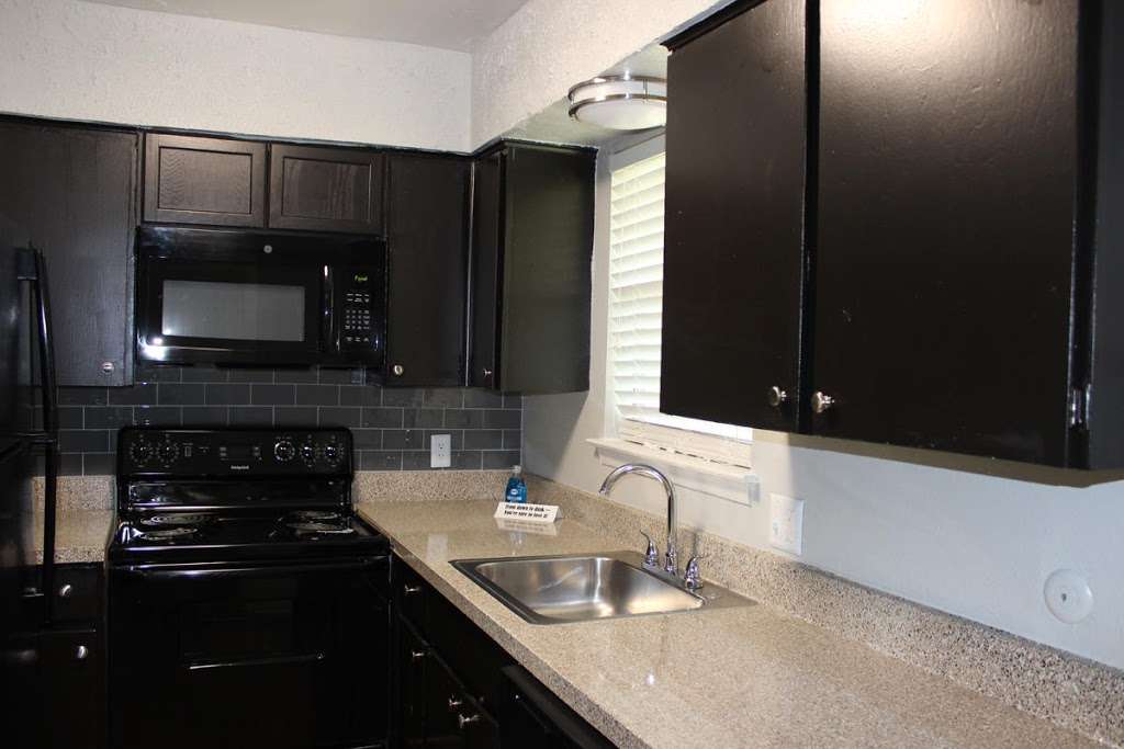 The Colony Apartments | 3321 Coker St, Irving, TX 75062, USA | Phone: (972) 255-5000