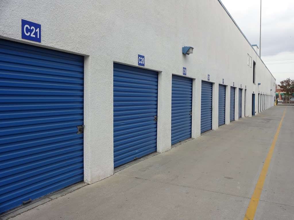 Huntington Park Self Storage | 5961 Santa Fe Ave, Huntington Park, CA 90255, USA | Phone: (323) 580-6471