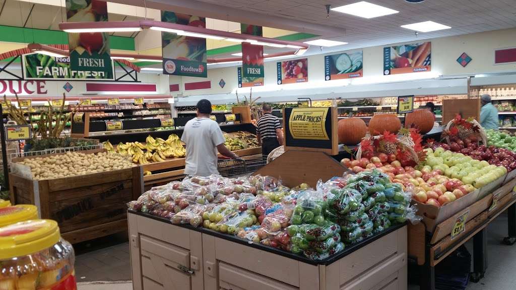 Foodtown Supermarket Palm Beach | 5335 N Military Trl, West Palm Beach, FL 33407, USA | Phone: (561) 242-1100