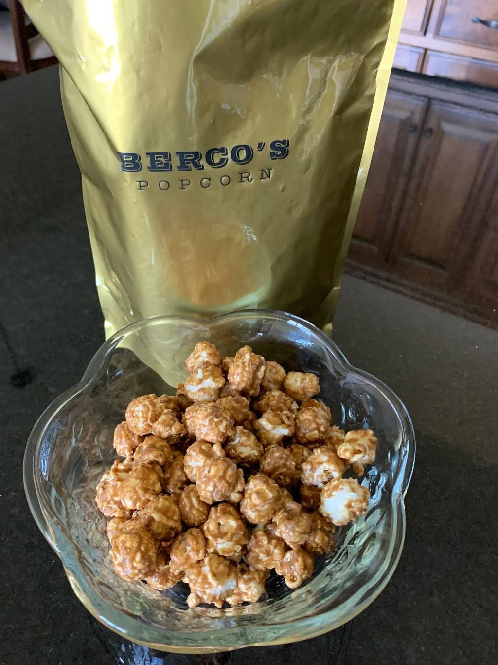 Bercos Popcorn | 904 W Armitage Ave, Chicago, IL 60614, USA | Phone: (312) 642-3726