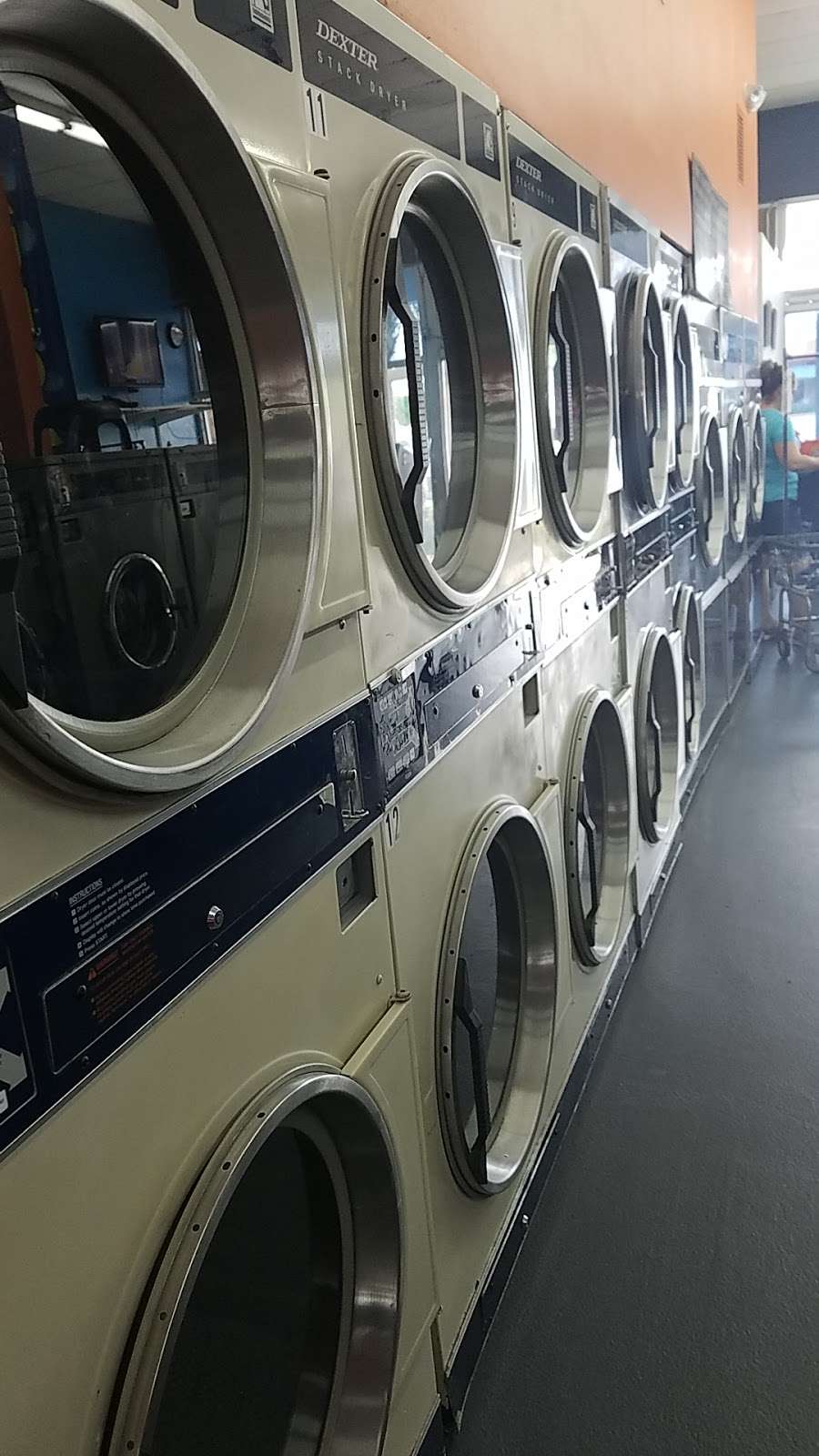 Coin Laundry | 4534 NW 183rd St, Miami Gardens, FL 33055 | Phone: (305) 623-3340