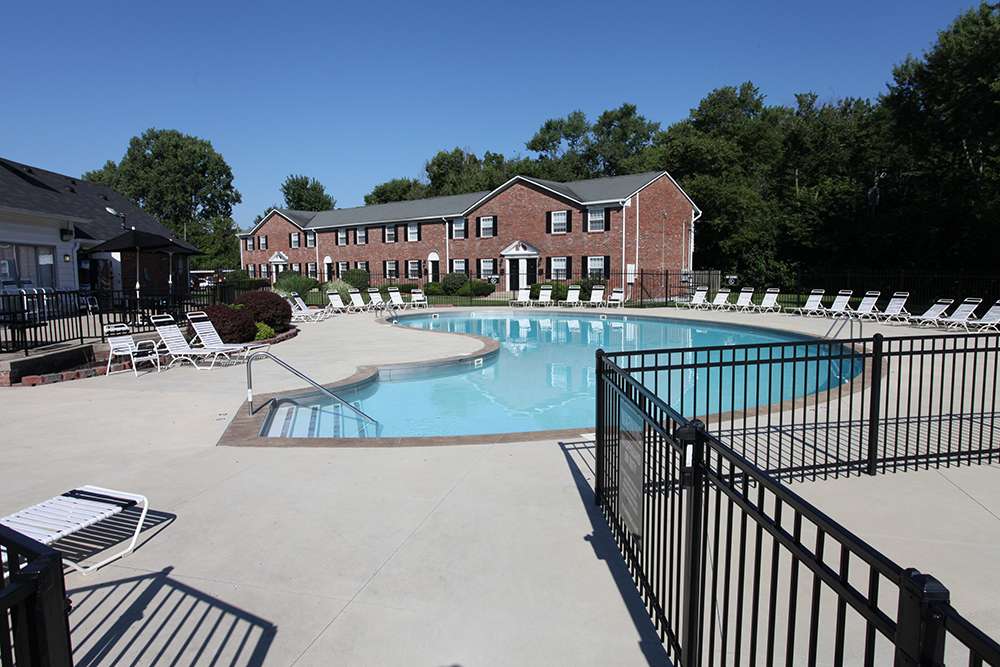 Williamsburg North Apartments in Indianapolis | 4430 Brookline Ct, Indianapolis, IN 46220, USA | Phone: (317) 253-5089