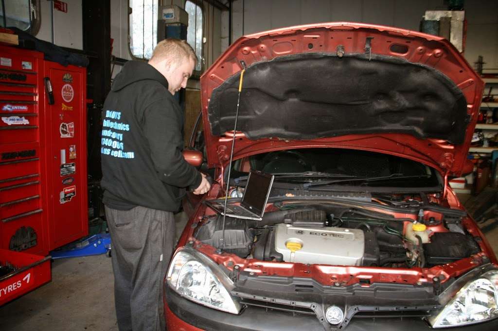 DK Autos | Unit 11, Paddock Barn Farm, Godstone Rd, Caterham CR3 6SF, UK | Phone: 07402 080686