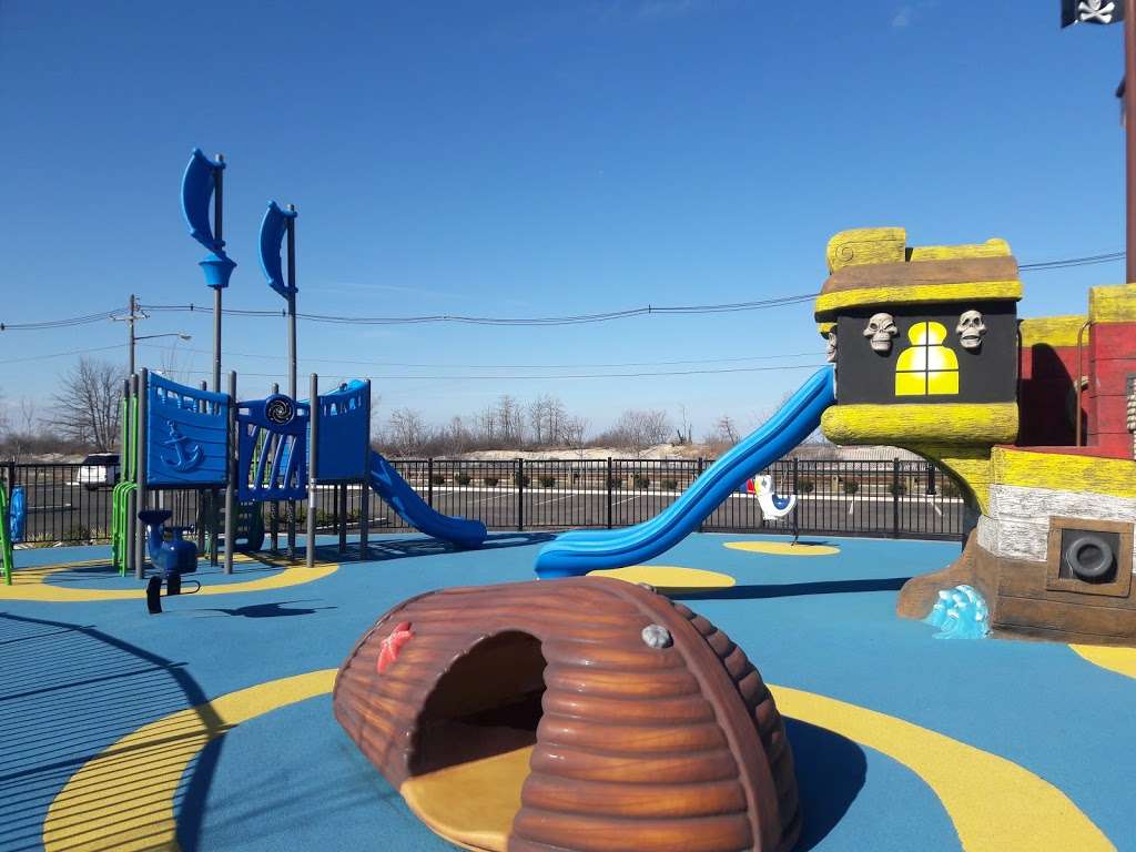 Spray Park at Veterans Memorial Park | 801-885 Ocean Blvd, Keyport, NJ 07735, USA