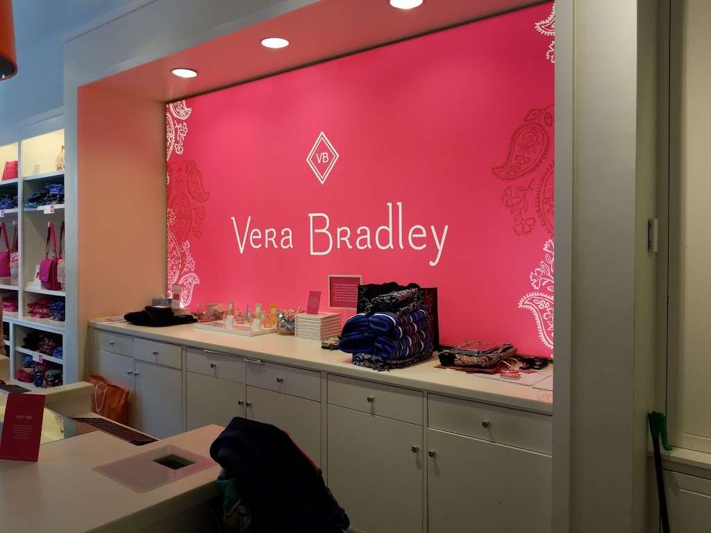 Vera Bradley Factory Outlet | 18 W Lightcap Rd Suite 1223, Pottstown, PA 19464, USA | Phone: (610) 323-1366