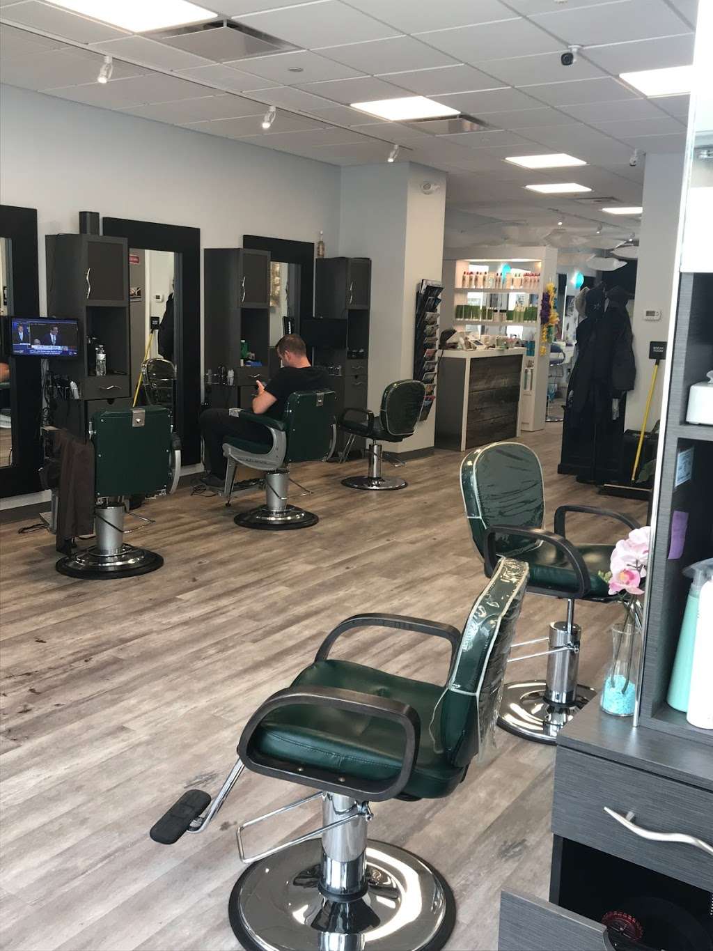 Johnnys & Company | 1950 Post Rd, Darien, CT 06820, USA | Phone: (203) 655-1188