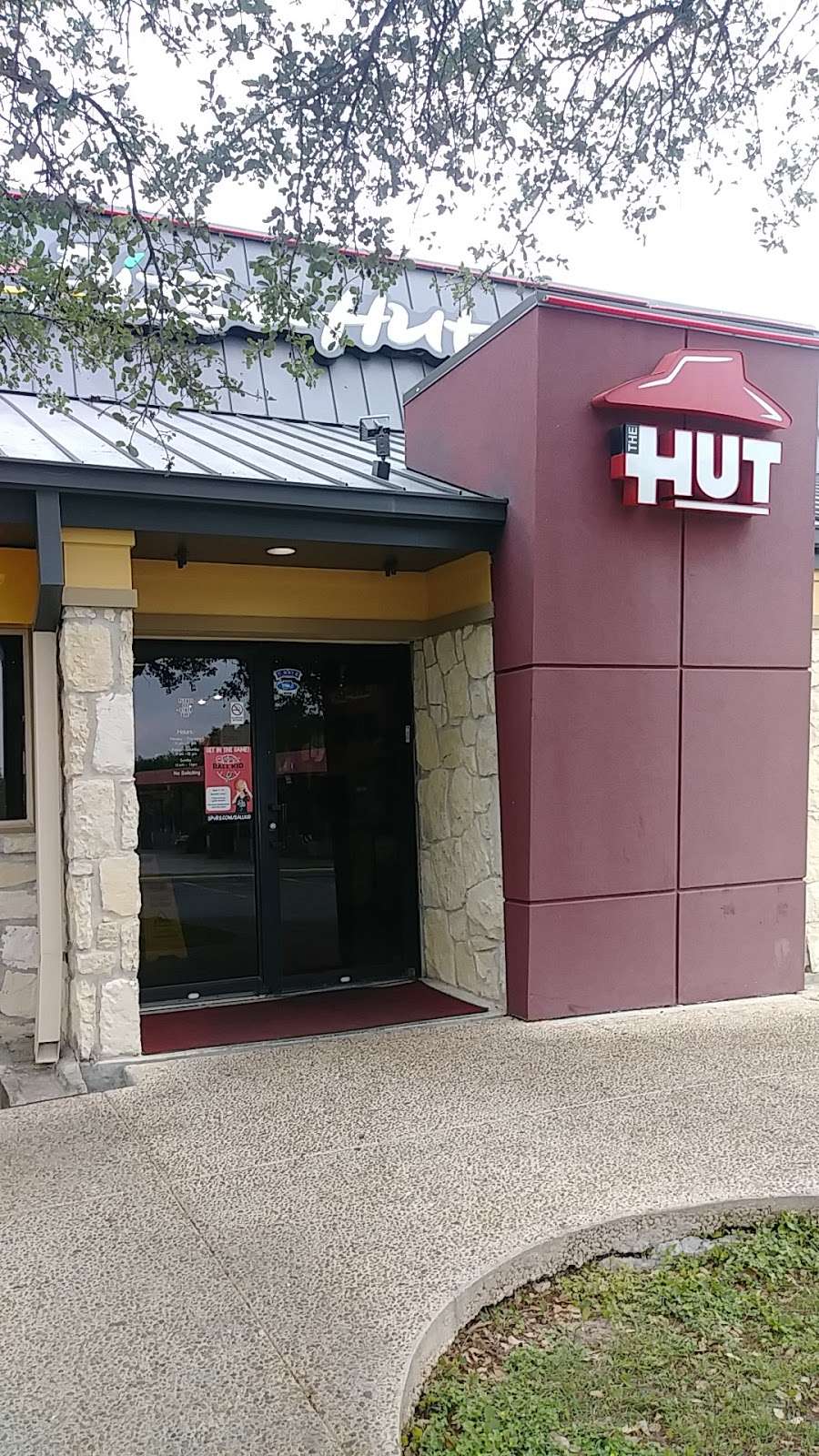 Pizza Hut | 4500 De Zavala Rd, San Antonio, TX 78249, USA | Phone: (210) 493-3101