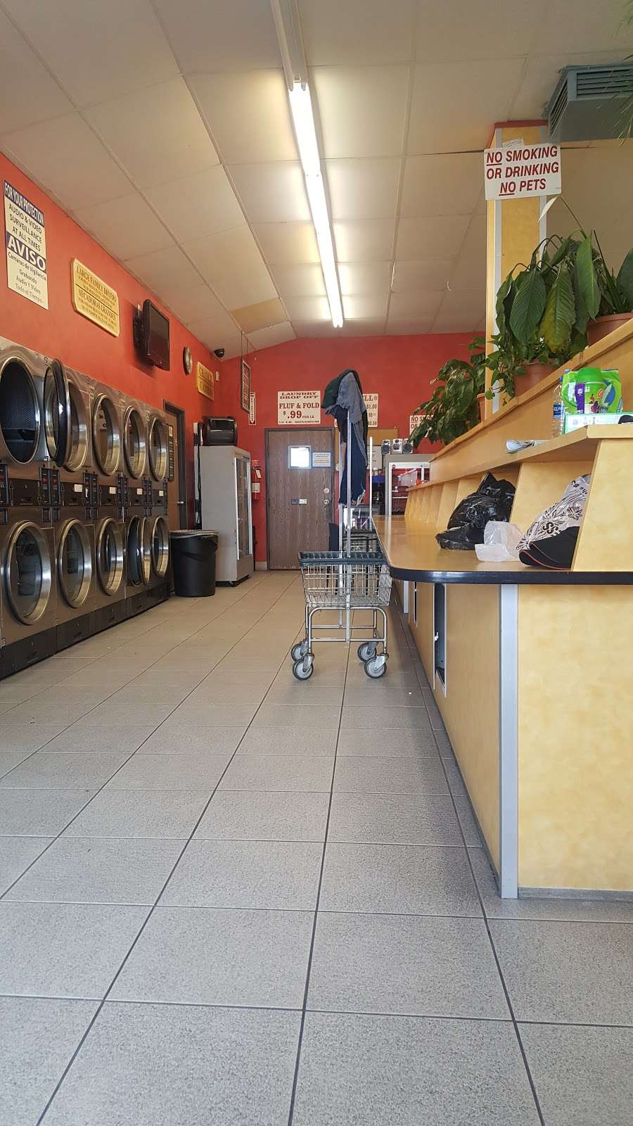 Laundry Mat | Laundromat Rd, Rialto, CA 92376, USA