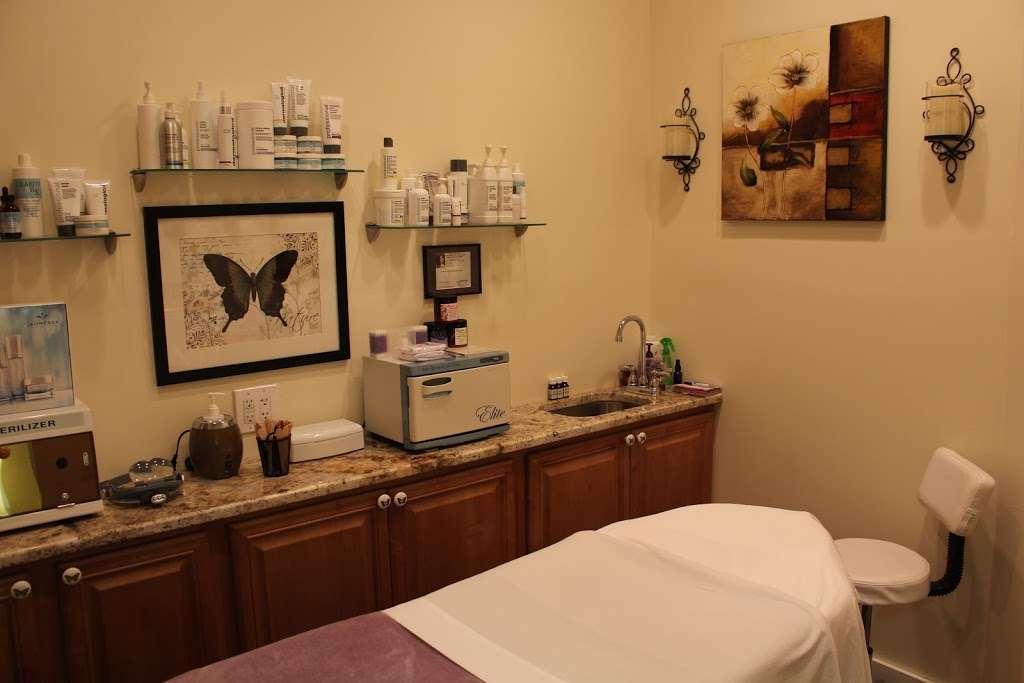 Lisa Barcelo, Lead Esthetician | 186 Princeton Hightstown Rd building 3b suite 104, West Windsor Township, NJ 08550, USA | Phone: (609) 799-6029