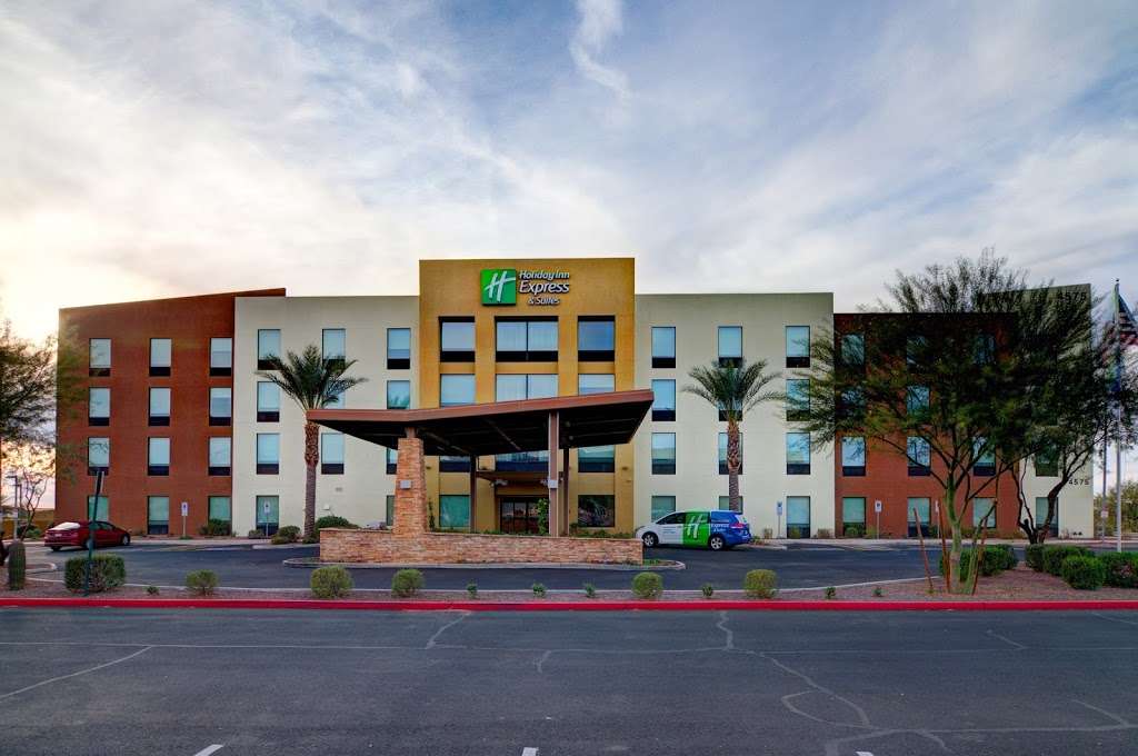 Holiday Inn Express & Suites Phoenix North - Scottsdale | 4575 E Irma Ln, Phoenix, AZ 85050, USA | Phone: (480) 473-3400
