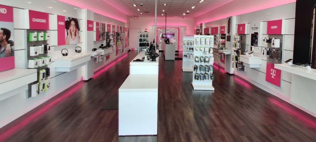 T-Mobile | 700 Lafayette Rd #103, Seabrook, NH 03874, USA | Phone: (603) 760-2811