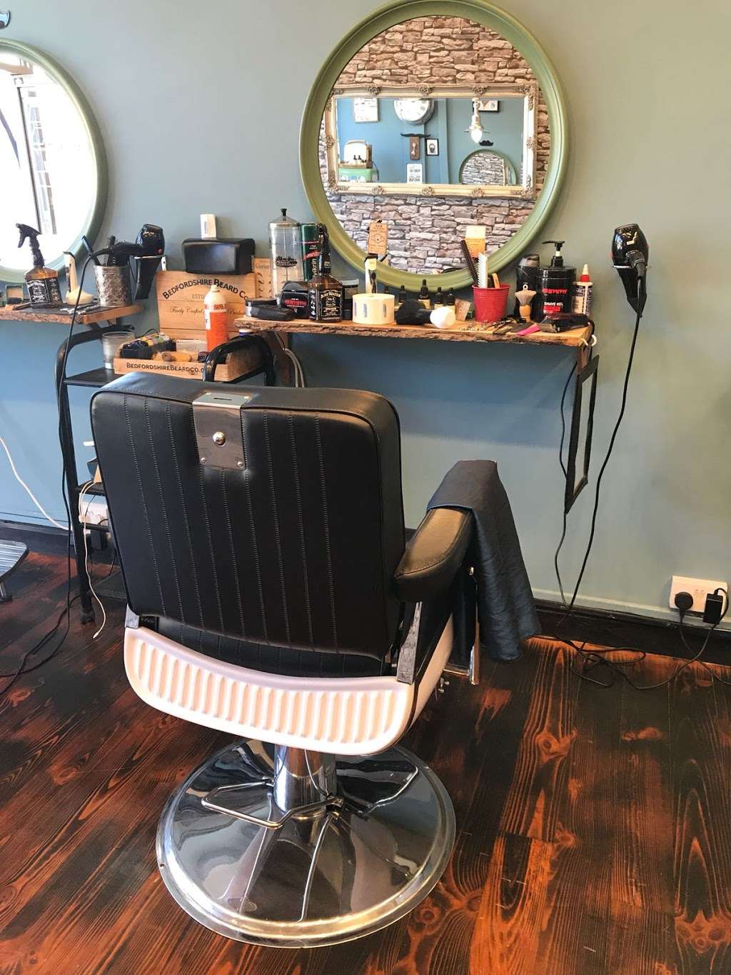 R&M Traditional Barbers | 208 Hither Green Ln, London SE13 6RT, UK | Phone: 07397 853096