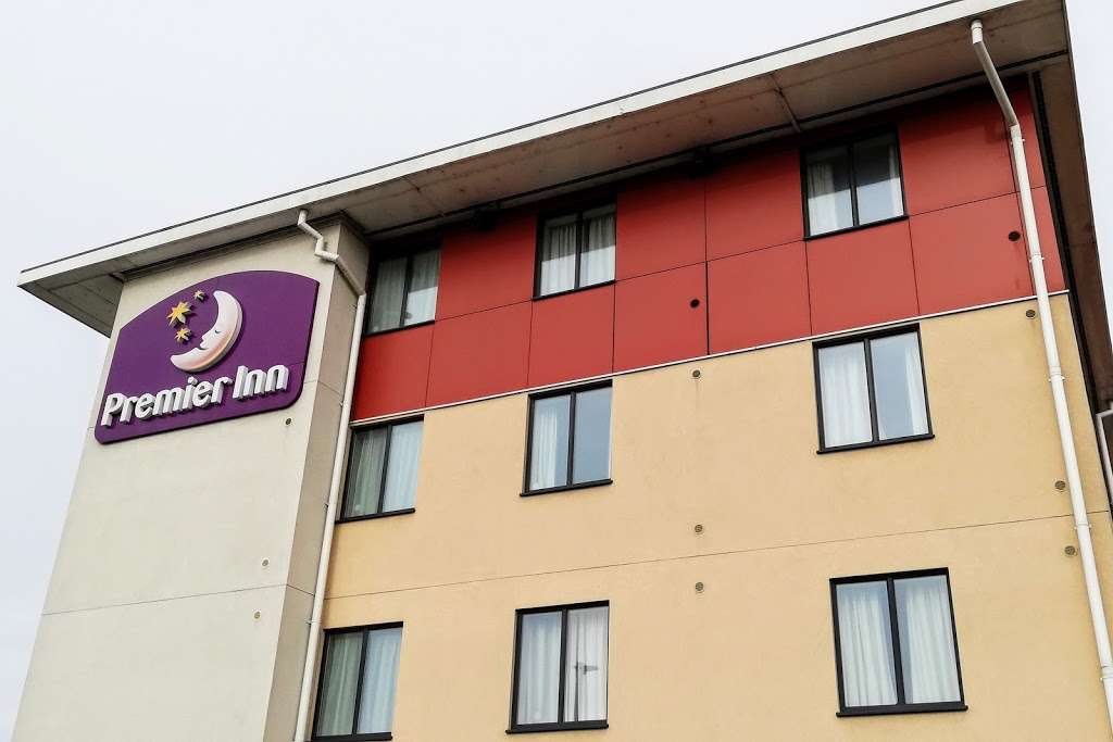 Premier Inn Dartford | The Bridge Business Park, Halcrow Ave, Dartford DA1 5PR, UK | Phone: 0871 527 9328