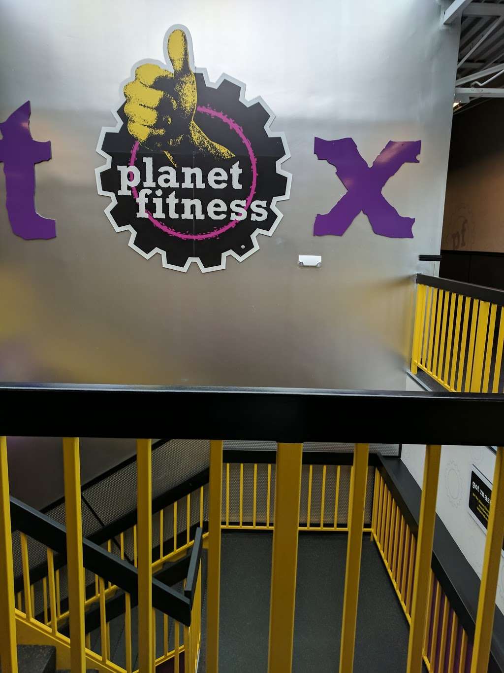 Planet Fitness | 541 W Pioneer Pkwy, Grand Prairie, TX 75051, USA | Phone: (888) 237-9005