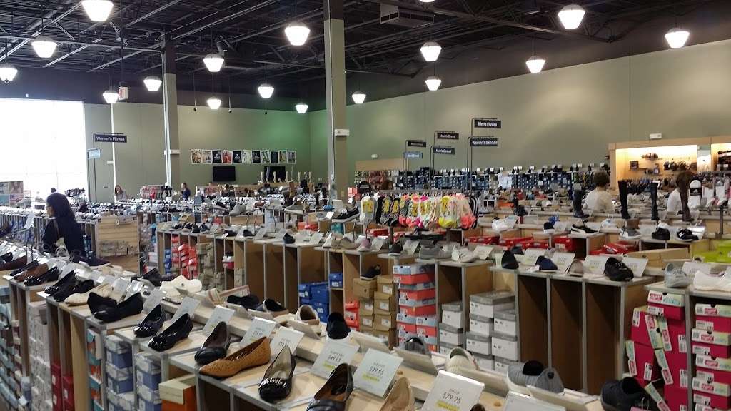 DSW Designer Shoe Warehouse | 5031 Shoppes Blvd, Moosic, PA 18507, USA | Phone: (570) 941-0970