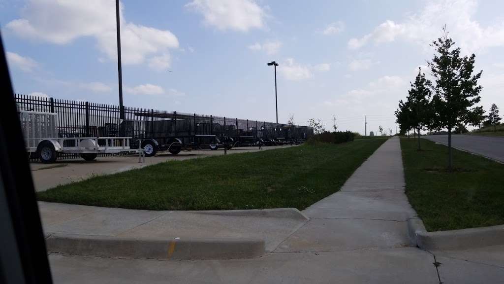 Tractor Supply Co. | 2420 Fairfield Street, Lawrence, KS 66046, USA | Phone: (785) 331-2395