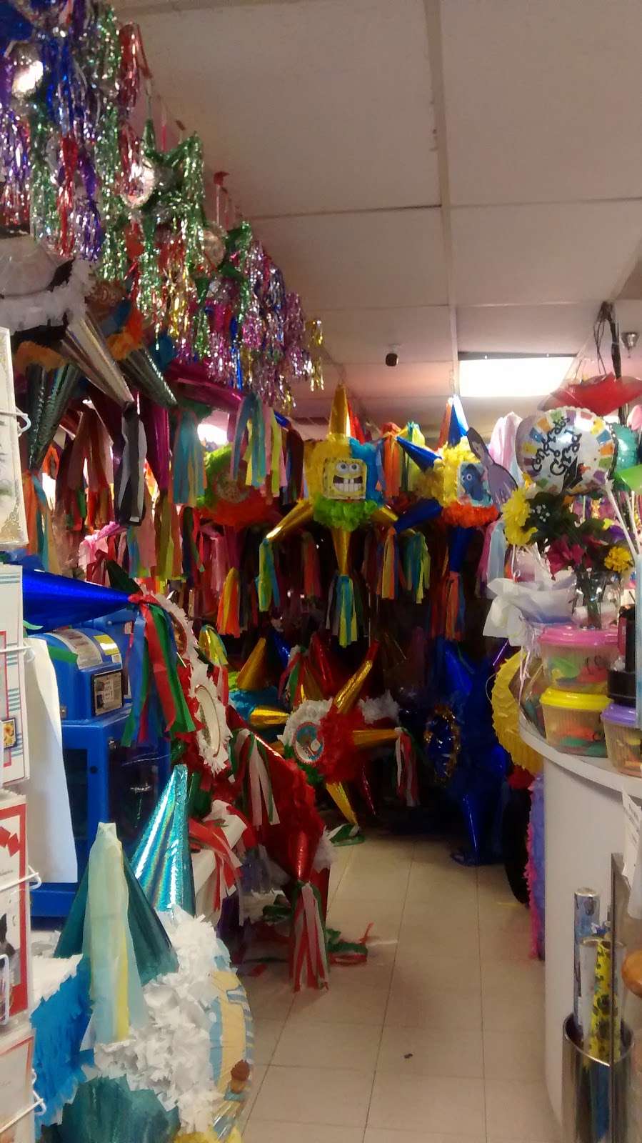 Las Piñatas Party Supplies & Rentals | 391 Wilkerson Ave, Perris, CA 92570 | Phone: (951) 443-1530