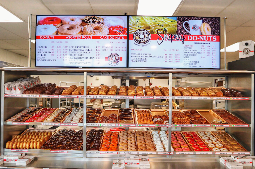 Shipley Do-Nuts | 6362 De Zavala Rd #101, San Antonio, TX 78249, USA | Phone: (210) 600-3978