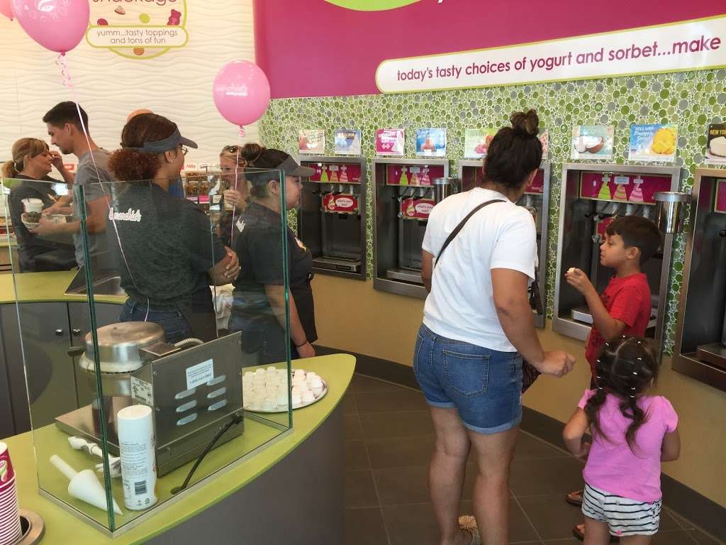 Menchies Frozen Yogurt | 1128 E Baseline Rd Suite 101, Tempe, AZ 85283, USA | Phone: (480) 307-6037