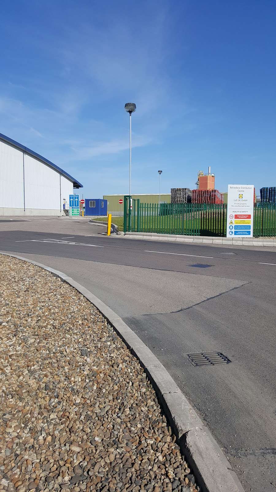 Lidl Belvedere Regional Distribution Centre (RDC) | Fishers Way, Belvedere DA17 6BS, UK | Phone: 0800 977 7766