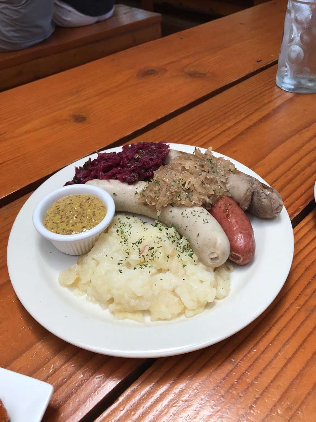 Das Biergarten | 1148 W Beech St, East Atlantic Beach, NY 11561 | Phone: (516) 897-2437