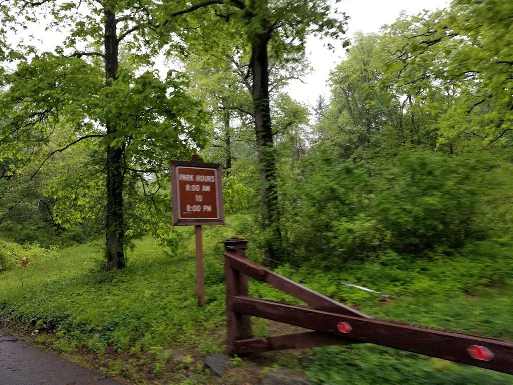 Blue Lake Park Entrance | Tuxedo Park, NY 10987, USA