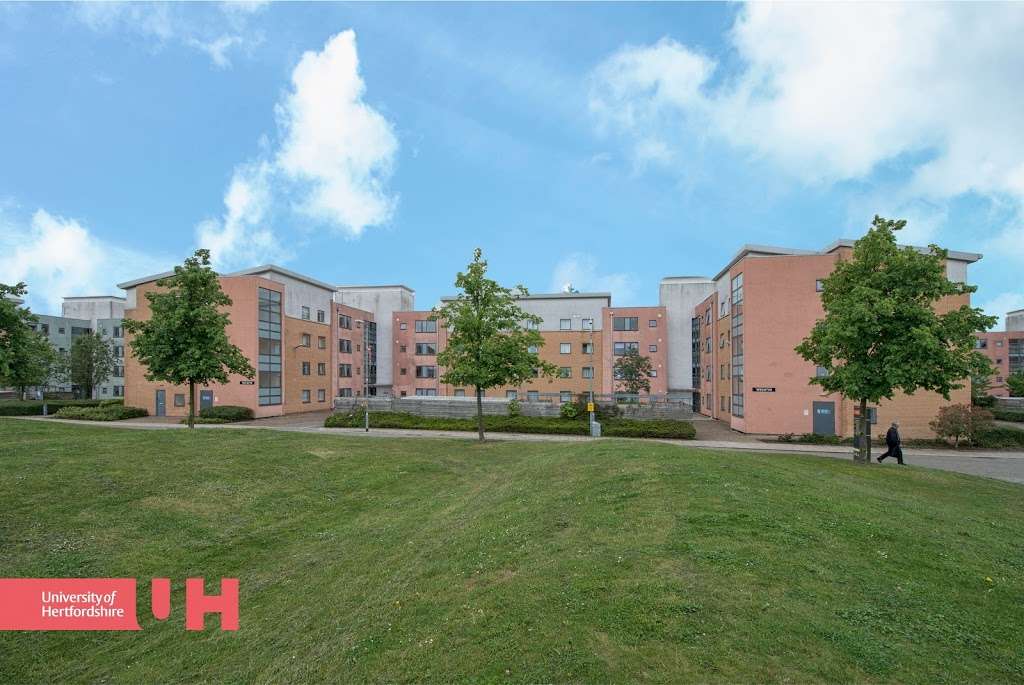 University of Hertfordshire - Accommodation | De Havilland Campus, Mosquito Way, Hatfield AL10 9EU, UK | Phone: 01707 284800