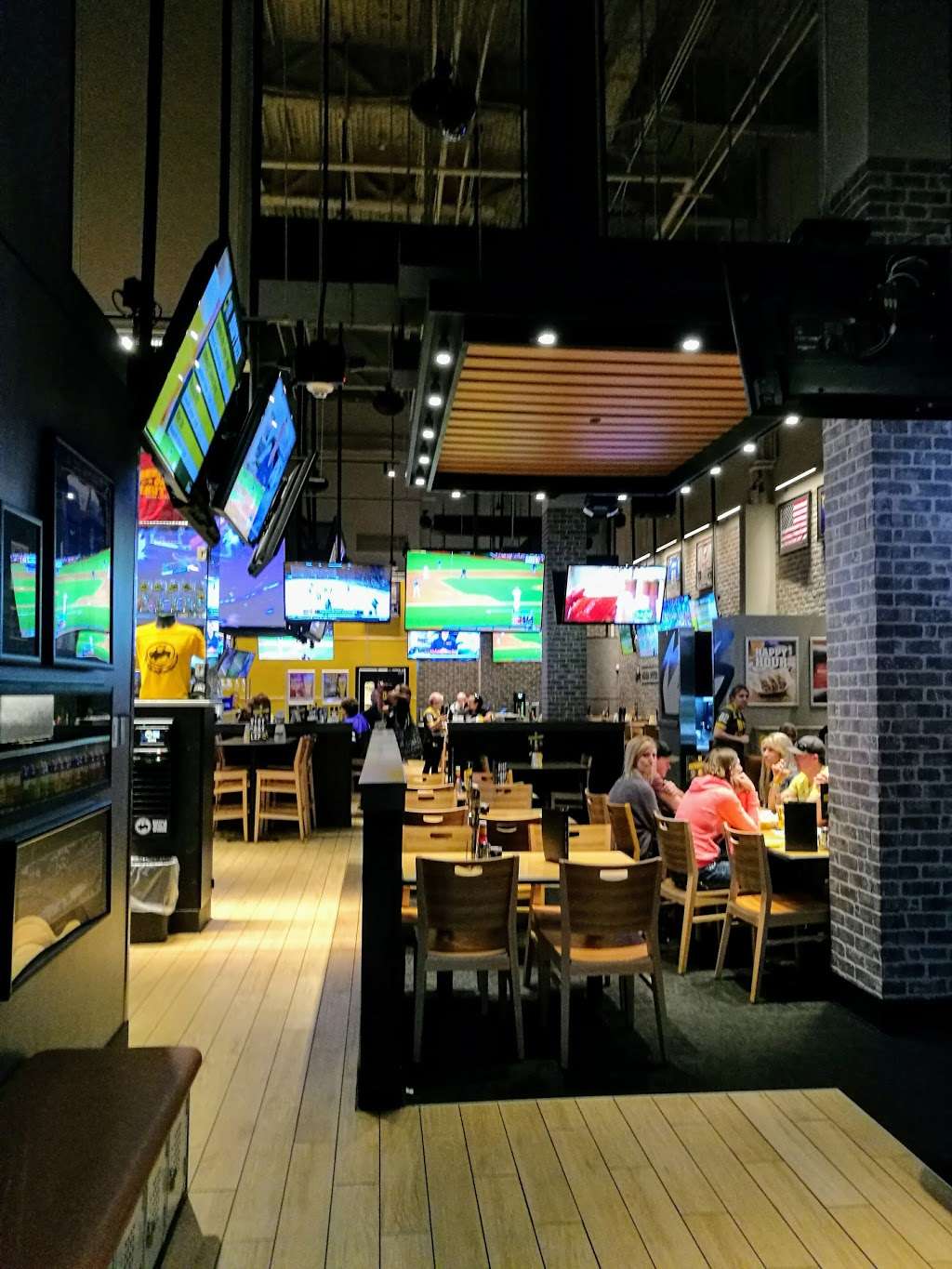 Buffalo Wild Wings | 3663 S Las Vegas Blvd Ste 600, Las Vegas, NV 89109 | Phone: (702) 734-0096