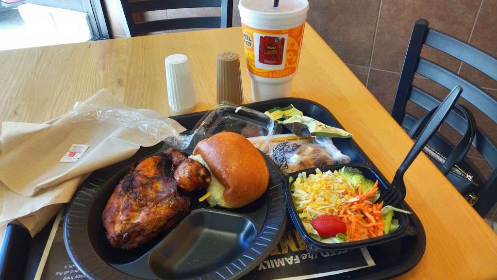 Golden Chick | 2824 Spears Rd, Houston, TX 77067, USA | Phone: (832) 955-1549