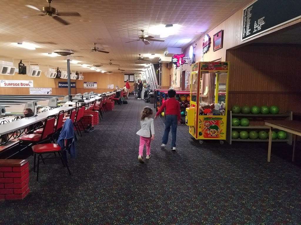 Surfside Bowl | 1015 Sheridan Rd, Kenosha, WI 53140 | Phone: (262) 552-8303