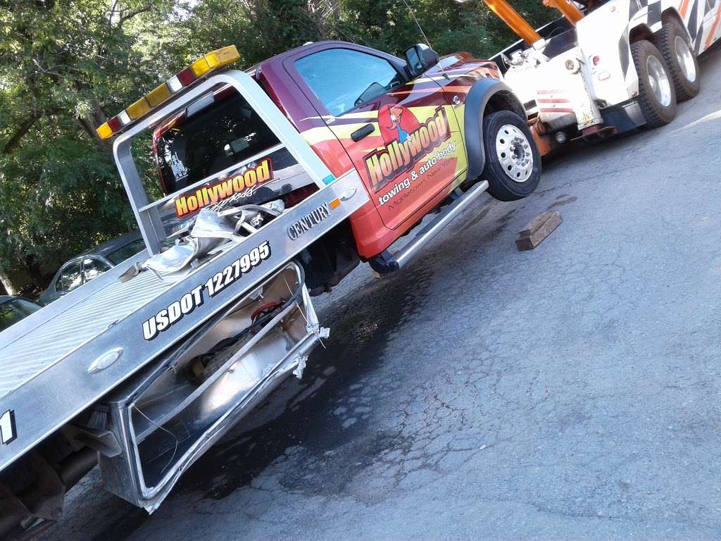 Hollywood Towing & Recovery | 241 Monhagen Ave, Middletown, NY 10940, USA | Phone: (845) 343-3131