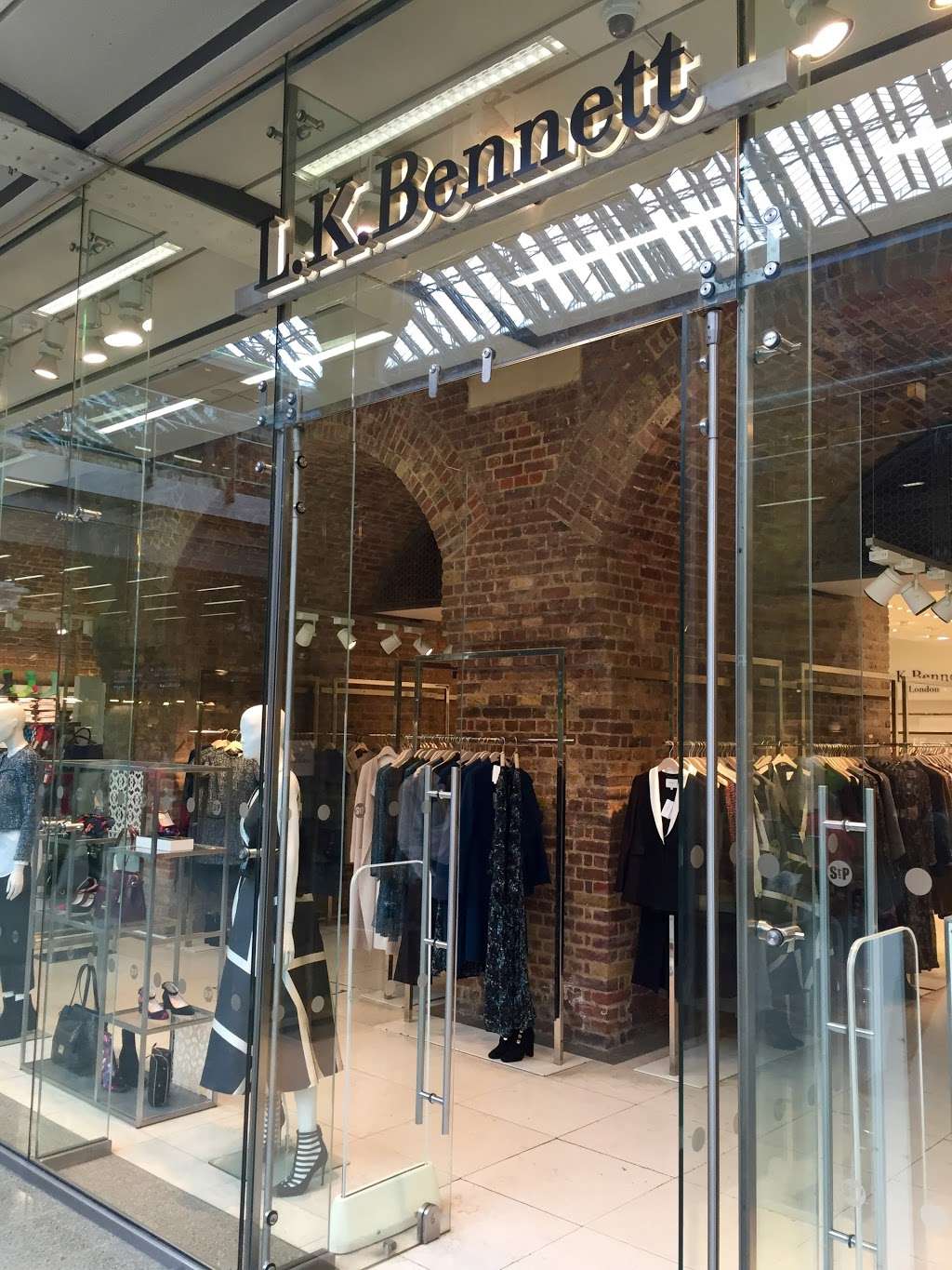 L.K.Bennett | 6B, St Pancras Station, Euston Rd, Kings Cross, London N1C 4QP, UK | Phone: 020 7713 6355