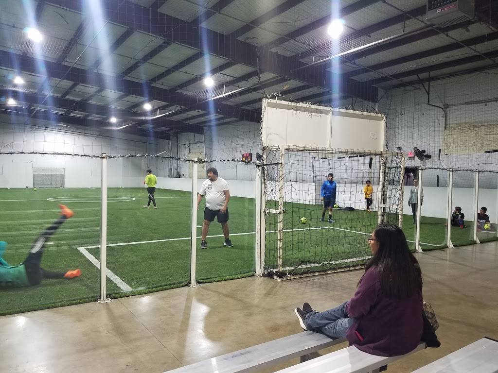 Soccer center cubillo training indoor | 2619 Lombardy Ln, Dallas, TX 75220, USA | Phone: (214) 915-8986