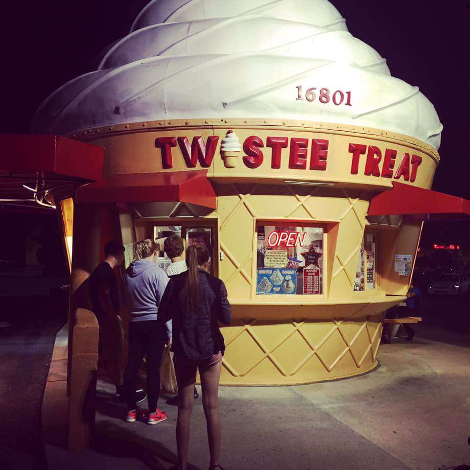 Tillies Twistee Treat Inc | 16801 E Colonial Dr, Orlando, FL 32820, USA | Phone: (407) 568-3511