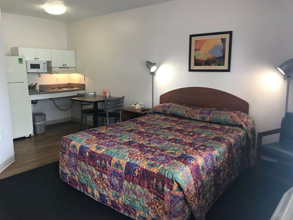 InTown Suites Extended Stay Pasadena TX | 6330 Fairmont Pkwy, Pasadena, TX 77505, USA | Phone: (844) 210-4868