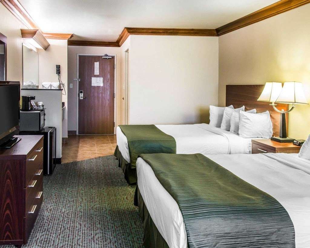 Quality Inn & Suites Denver Airport - Gateway Park | 3300 Ouray St, Aurora, CO 80011, USA | Phone: (303) 340-3800