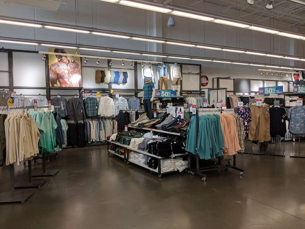 Old Navy | 381 Gateway Dr, Brooklyn, NY 11239, USA | Phone: (718) 235-4756