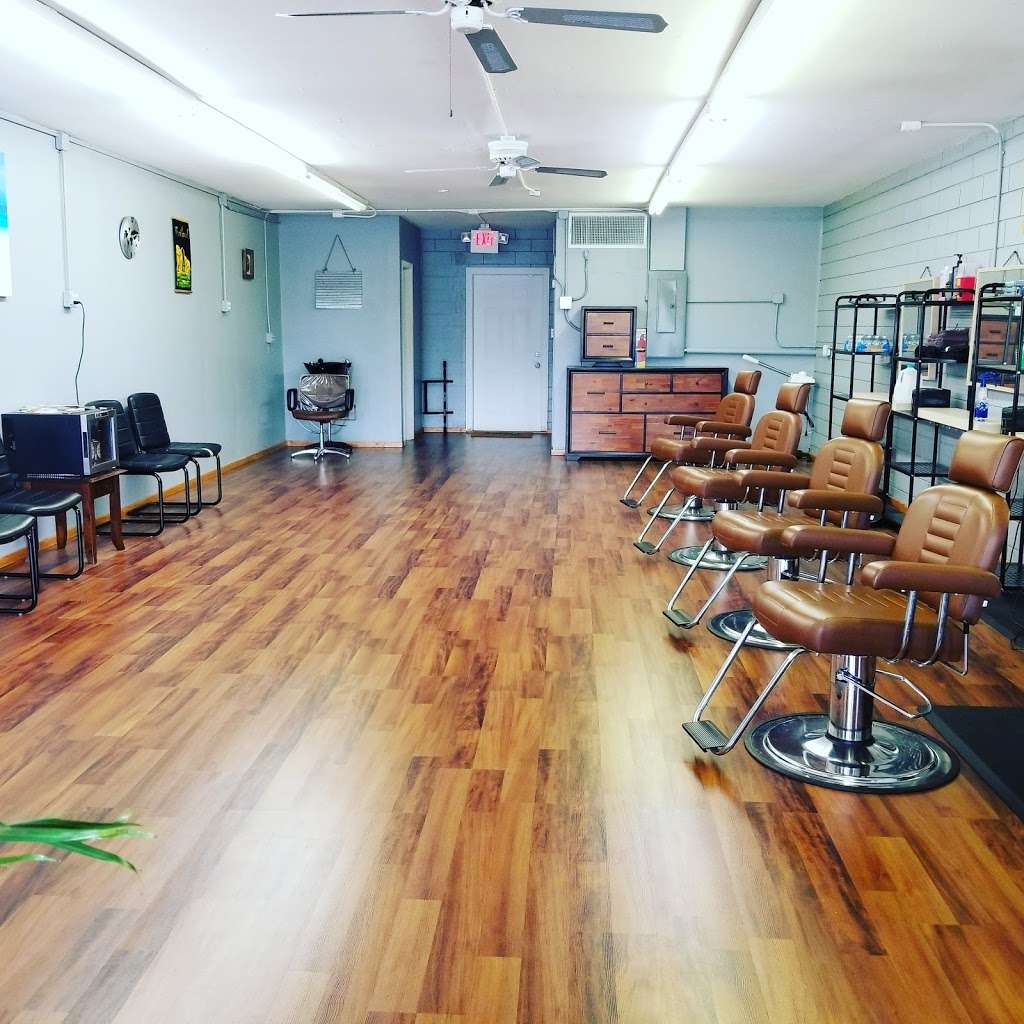 Speak EZ Barber Shop | 2457, 534 E International Speedway Blvd, DeLand, FL 32724, USA | Phone: (386) 338-7582