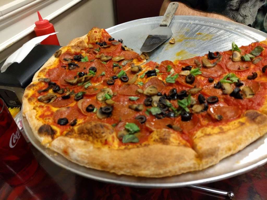 Giovannis Pizza & Pasta | 559 Winecoff School Rd, Concord, NC 28027, USA | Phone: (704) 788-8808