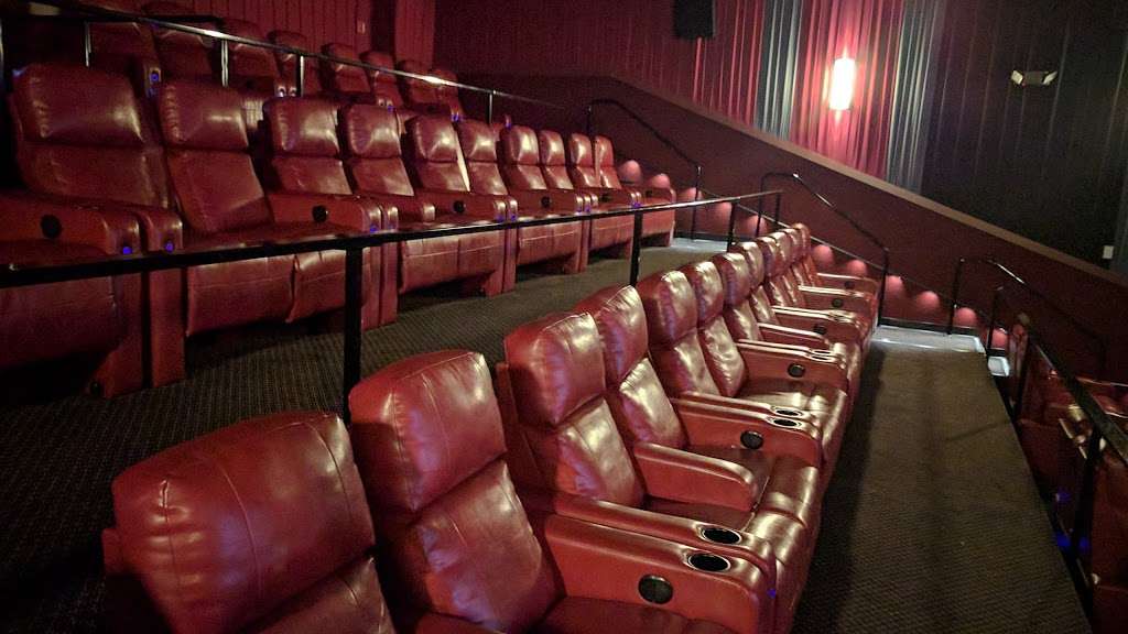 Gurnee Mills Cinema | 6144 Grand Ave, Gurnee, IL 60031, USA | Phone: (847) 855-9940