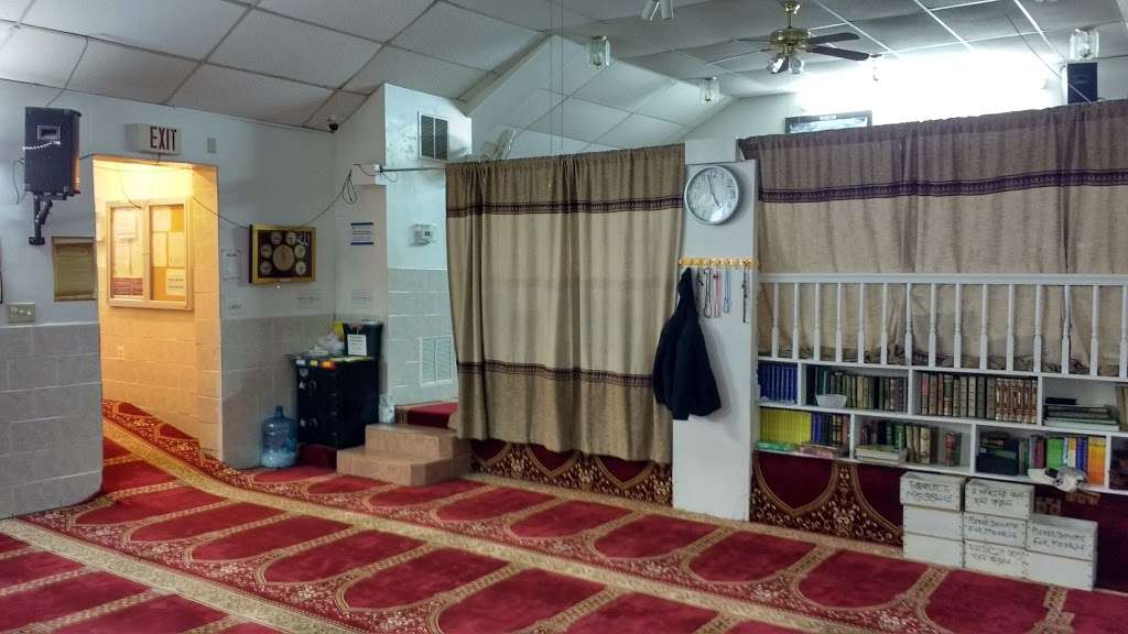 Baitul Mukarram Masjid | 5410, 2116 S Nelson St, Arlington, VA 22204 | Phone: (703) 778-1550